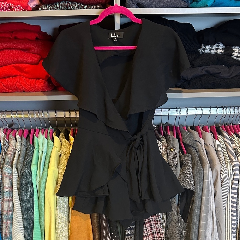 Lulus black back cutout sleeveless v neck wrap romper size XS